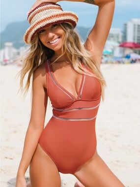 CUPSHE Women Deep V Neck Cutout One Piece Swimsuit Size M